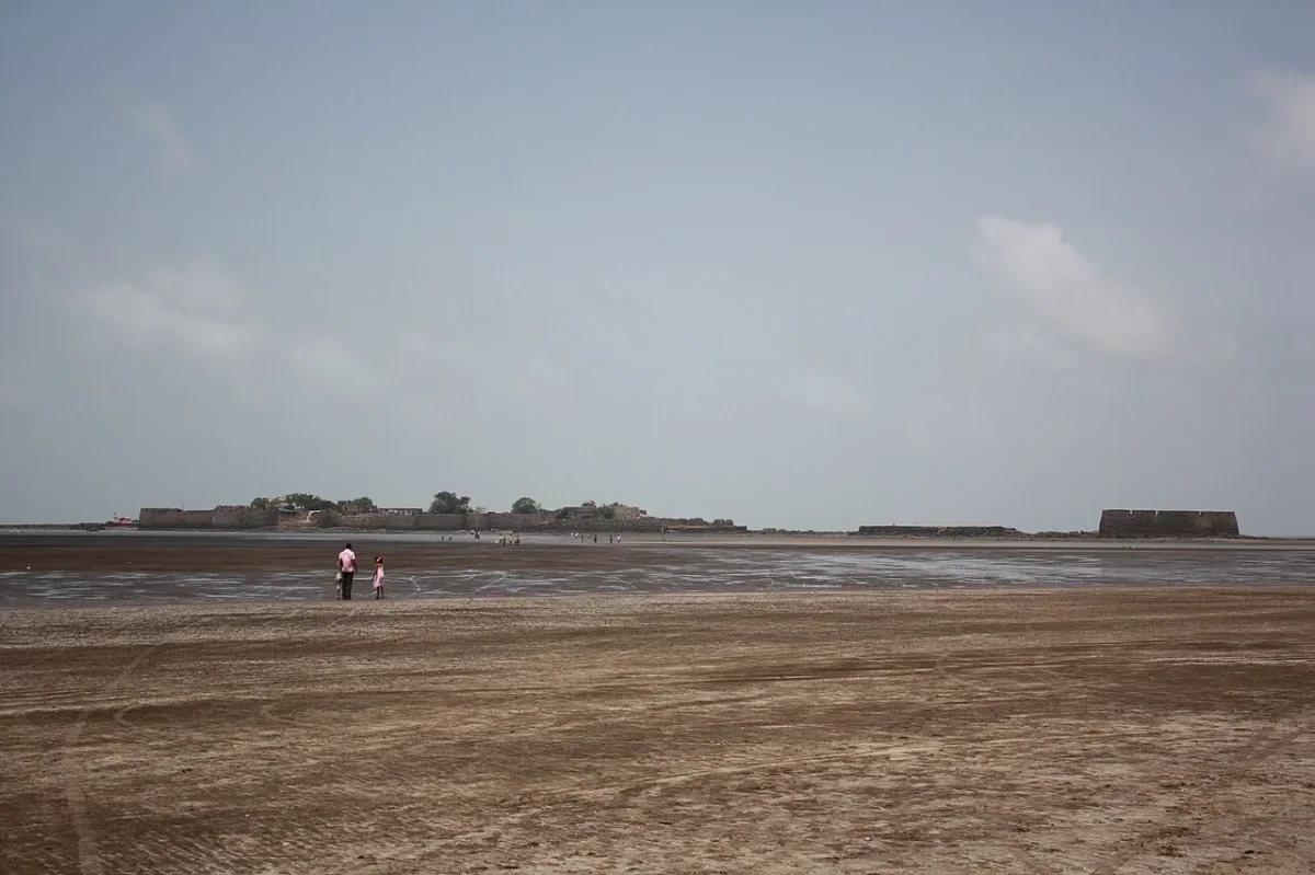 Kolaba Fort across the tidal flats from Alibaug Beach