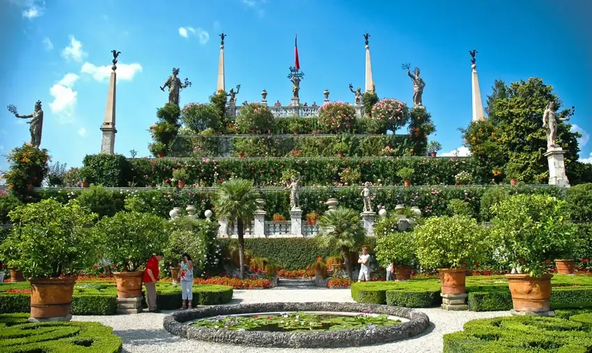 Hanging Garden Mumbai sightseeing taxi view